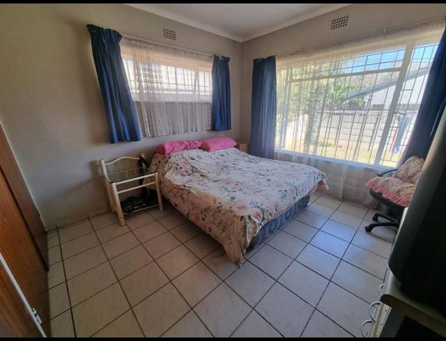 2 BEDROOM HOUSE FOR SALE IN FLORENTIA